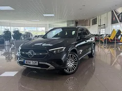 Grå Begagnad 2023 Mercedes GLC220 Avantgarde SUV | 549 000 kr