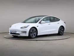 Vit Begagnad 2021 Tesla Model 3 Standard Range Plus Sedan | 245 000 kr (Bra pris)