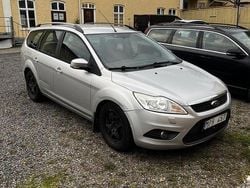 Grå Begagnad 2010 Ford Focus Platinum Kombi | 22 000 kr (Superpris)