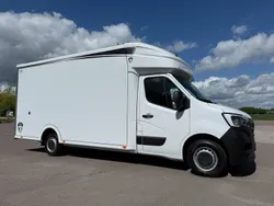 Vit Ny 2025 Renault Master Van | 736 250 kr