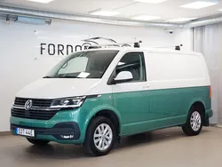 Flerfärgad (vit/grön) Begagnad 2021 VW T6.1 Van | 389 000 kr (Superpris)