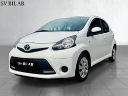 Vit Begagnad 2014 Toyota Aygo Halvkombi | 59 900 kr (Marknadspris)