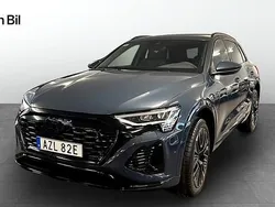 Plasmablå metallic Begagnad 2023 Audi Q8 e-tron S-Line SUV | 719 900 kr (Marknadspris)