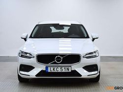 Vit Begagnad 2020 Volvo V60 Momentum Kombi | 279 900 kr (Marknadspris)