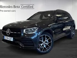 Grå (grey) Begagnad 2022 Mercedes GLC300e AMG line Plus SUV | 489 900 kr (Marknadspris)