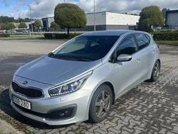 Grå Begagnad 2016 Kia Ceed Halvkombi | 49 900 kr (Superpris)