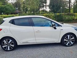 Vit Begagnad 2016 Renault Clio IV Halvkombi | 90 000 kr (Marknadspris)