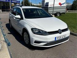 Vit Begagnad 2017 VW Golf VII Kombi | 150 000 kr (Dyr)