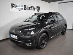 Svart Begagnad 2016 Citroën C4 Cactus PureTech Halvkombi | 99 500 kr (Marknadspris)