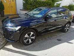 Svart Begagnad 2024 Volvo XC60 Plus SUV | 520 000 kr (Marknadspris)