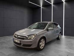 Grå Begagnad 2004 Opel Astra Halvkombi | 39 900 kr (Lite dyr)
