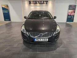 Grå Begagnad 2012 Volvo V60 Summum Kombi | 109 900 kr (Marknadspris)