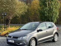 Grå Begagnad 2017 VW Polo Halvkombi | 117 000 kr (Marknadspris)