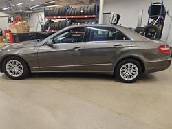 Silver Begagnad 2010 Mercedes E220 Sedan | 89 900 kr (Bra pris)