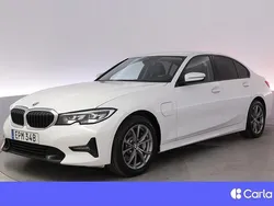 Vit Begagnad 2020 BMW 330e Sport Line Sedan | 264 900 kr