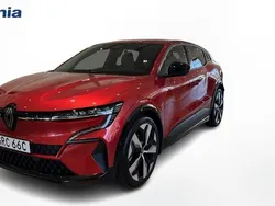 Röd Begagnad 2023 Renault Mégane Techno Halvkombi | 268 900 kr (Marknadspris)