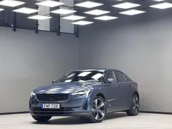 Mörkblå Begagnad 2023 Polestar 2 Plus Sedan | 379 900 kr (Marknadspris)