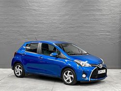 Blå Begagnad 2014 Toyota Yaris Hybrid Halvkombi | 129 900 kr (Dyr)