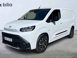 Vit Begagnad 2024 Toyota Proace City Van | 439 900 kr