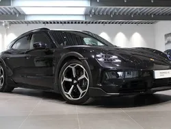Svart Begagnad 2024 Porsche Taycan Cross Turismo Sedan | 1 215 000 kr