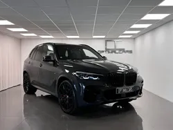 Grå Begagnad 2022 BMW X5 M Sport SUV | 799 900 kr (Lite dyr)