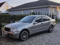 Silver Begagnad 2004 Mercedes C180 Sedan | 38 000 kr (Marknadspris)