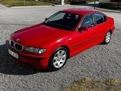 Röd Begagnad 2002 BMW 318 Sedan | 37 000 kr (Superpris)