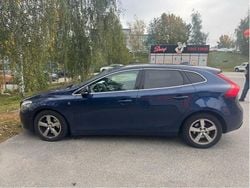 Blå Begagnad 2016 Volvo V40 Ocean Race Kombi | 104 900 kr (Bra pris)