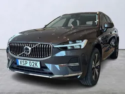 Grå Ny 2024 Volvo XC60 Core SUV | 569 900 kr (Marknadspris)
