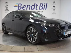 Carbon black metallic Begagnad 2025 BMW 550e Comfort Edition Sedan | 975 000 kr