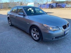 Grå Begagnad 2004 BMW 525 Sedan | 64 900 kr (Marknadspris)