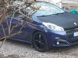 Blå Begagnad 2018 Peugeot 208 Halvkombi | 95 000 kr (Marknadspris)