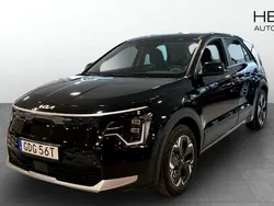 Svart (black) Begagnad 2023 Kia e-Niro SUV | 369 900 kr (Lite dyr)