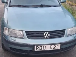 Grön Begagnad 2000 VW Passat Comfortline Sedan | 17 900 kr (Marknadspris)