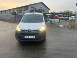Vit Begagnad 2016 Citroën Berlingo Minibuss | 49 500 kr (Marknadspris)