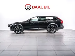 Svart Begagnad 2017 Volvo V90 CC Inscription Kombi | 344 700 kr (Marknadspris)