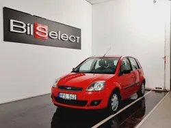 Röd Begagnad 2006 Ford Fiesta Halvkombi | 39 900 kr (Lite dyr)