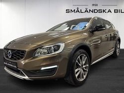 Brun Begagnad 2018 Volvo V60 CC Standard Kombi | 189 000 kr
