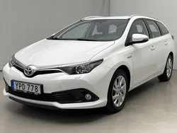 Vit Begagnad 2017 Toyota Auris Active | 169 900 kr