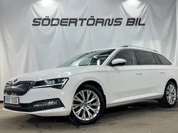 Vit Begagnad 2021 Skoda Superb Active Kombi | 274 900 kr (Marknadspris)