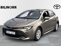Grön Begagnad 2021 Toyota Corolla Hybrid Life Halvkombi | 229 900 kr (Lite dyr)