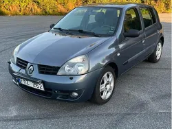 Blå Begagnad 2007 Renault Clio R.S. Halvkombi | 23 900 kr (Marknadspris)