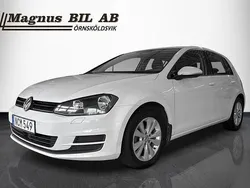 Vit Begagnad 2016 VW Golf VII Halvkombi | 139 900 kr (Marknadspris)