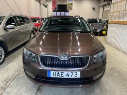 Mörkbrun (brun) Begagnad 2015 Skoda Octavia Style Kombi | 109 000 kr (Lite dyr)