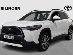 Vit Begagnad 2022 Toyota Corolla Cross Style SUV | 364 400 kr (Marknadspris)