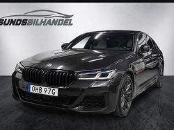 Grå Begagnad 2022 BMW 545e M Sport Sedan | 589 900 kr