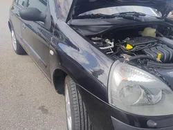 Svart Begagnad 2004 Renault Clio II Expression Halvkombi | 17 800 kr (Marknadspris)