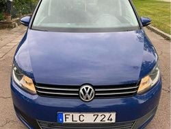 Blå Begagnad 2011 VW Touran Minibuss | 60 000 kr (Bra pris)