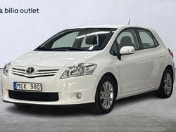Vit Begagnad 2011 Toyota Auris Halvkombi | 79 900 kr (Marknadspris)
