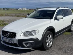 Vit Begagnad 2015 Volvo XC70 Momentum SUV | 98 000 kr (Superpris)